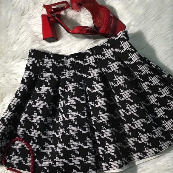 Connection 18 Dresses & Skirts - 🛍Connection 18 Mini Skirt🛍